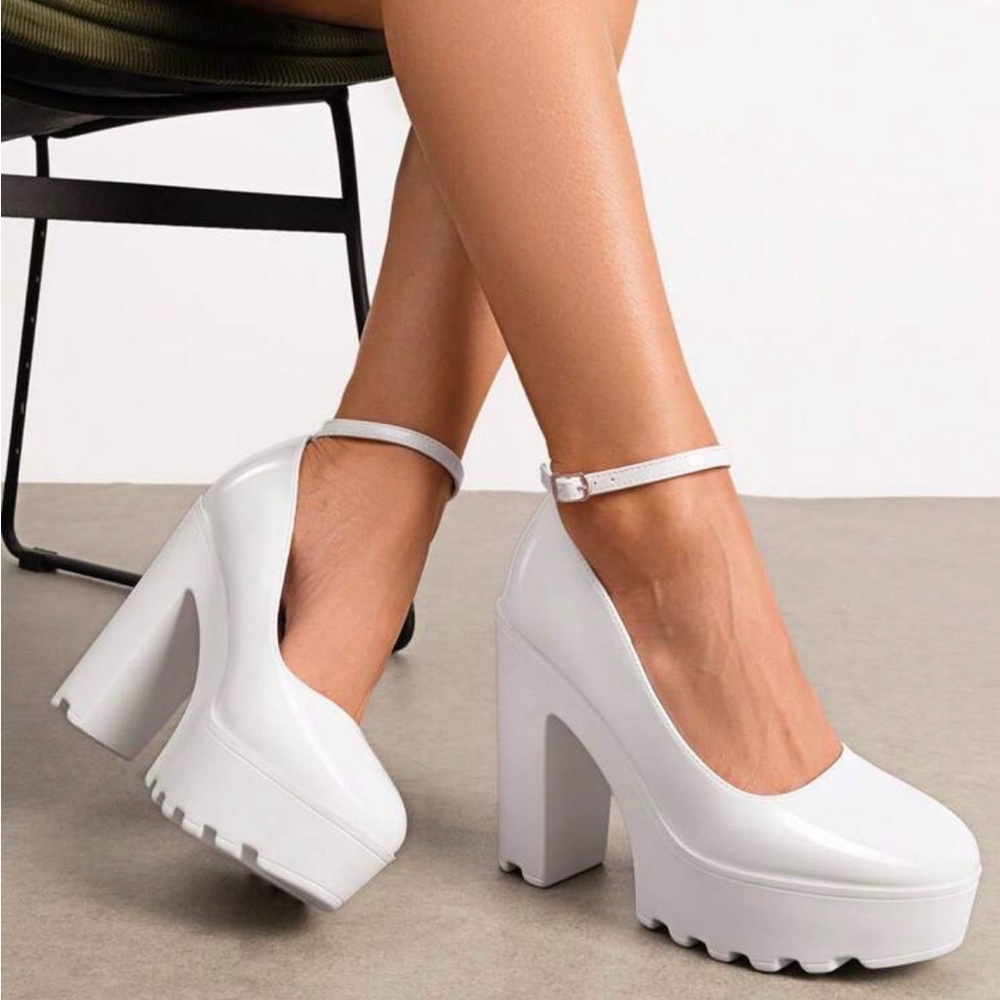 Women's Platform Chunky Round Toe Pumps Ankle Strap High Heels
Y2K Party Shoes